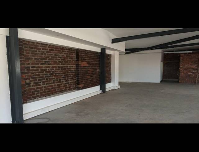 261M² OFFICE TO LET IN WOODSTOCK